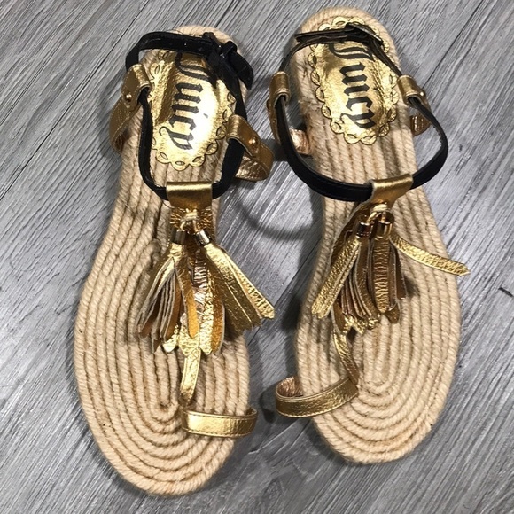 Juicy Couture NWT Neiman Marcus Gold Tassel Thong Style Sandals Size 8 - Picture 1 of 6